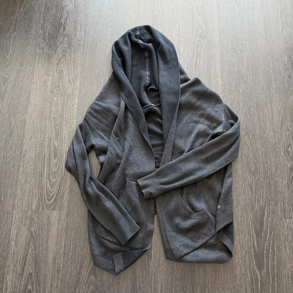 Lululemon hoodie cardigan size 4